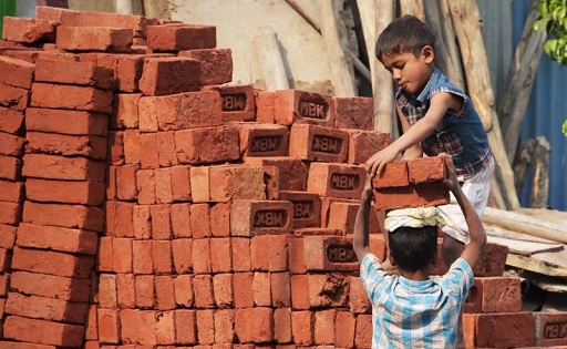 child slavery bricks stýfð